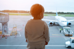 ¿Cuál es la política de Air France sobre viajes con bebés?