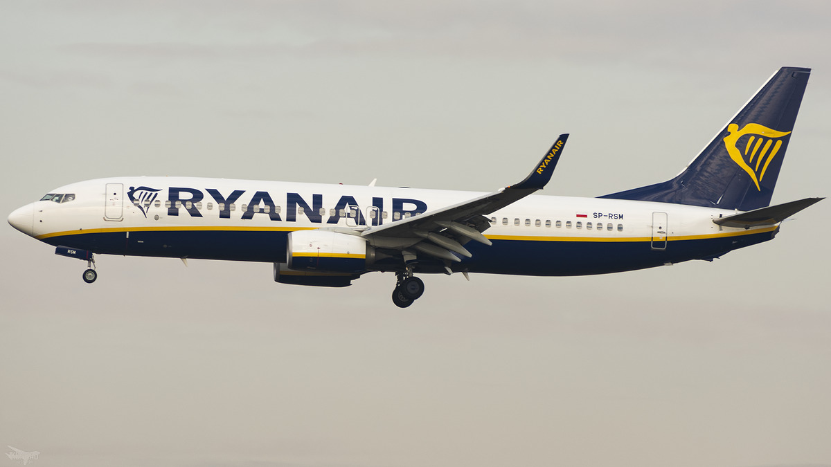 ¿Cómo puedo reservar un vuelo en Ryanair?
